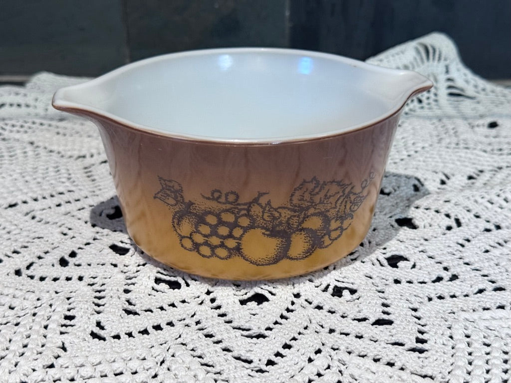 PYREX 'Old Orchard' 473 - 1 QT Casserole Dish