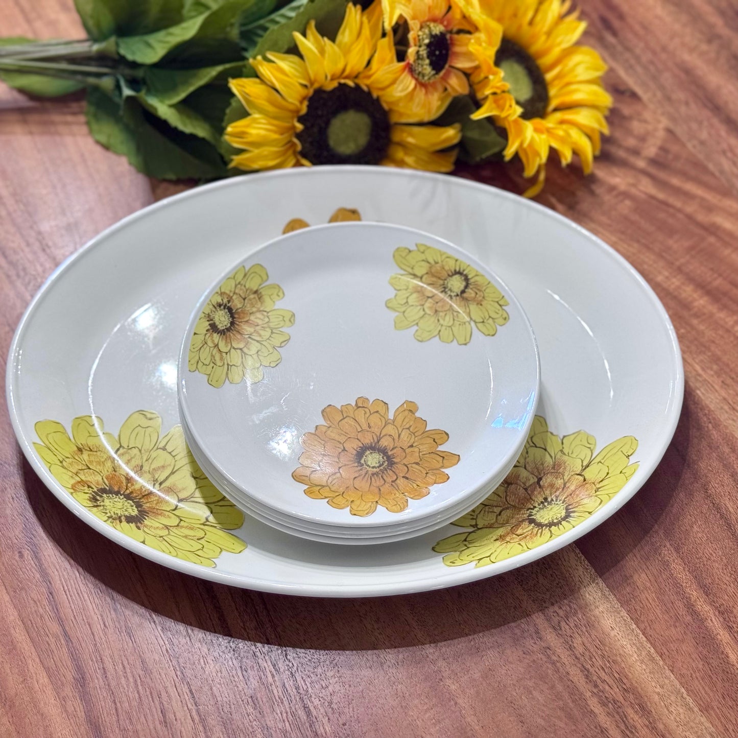 Johnson Brothers England Orange/Yellow Chrysanthemum Serving Set