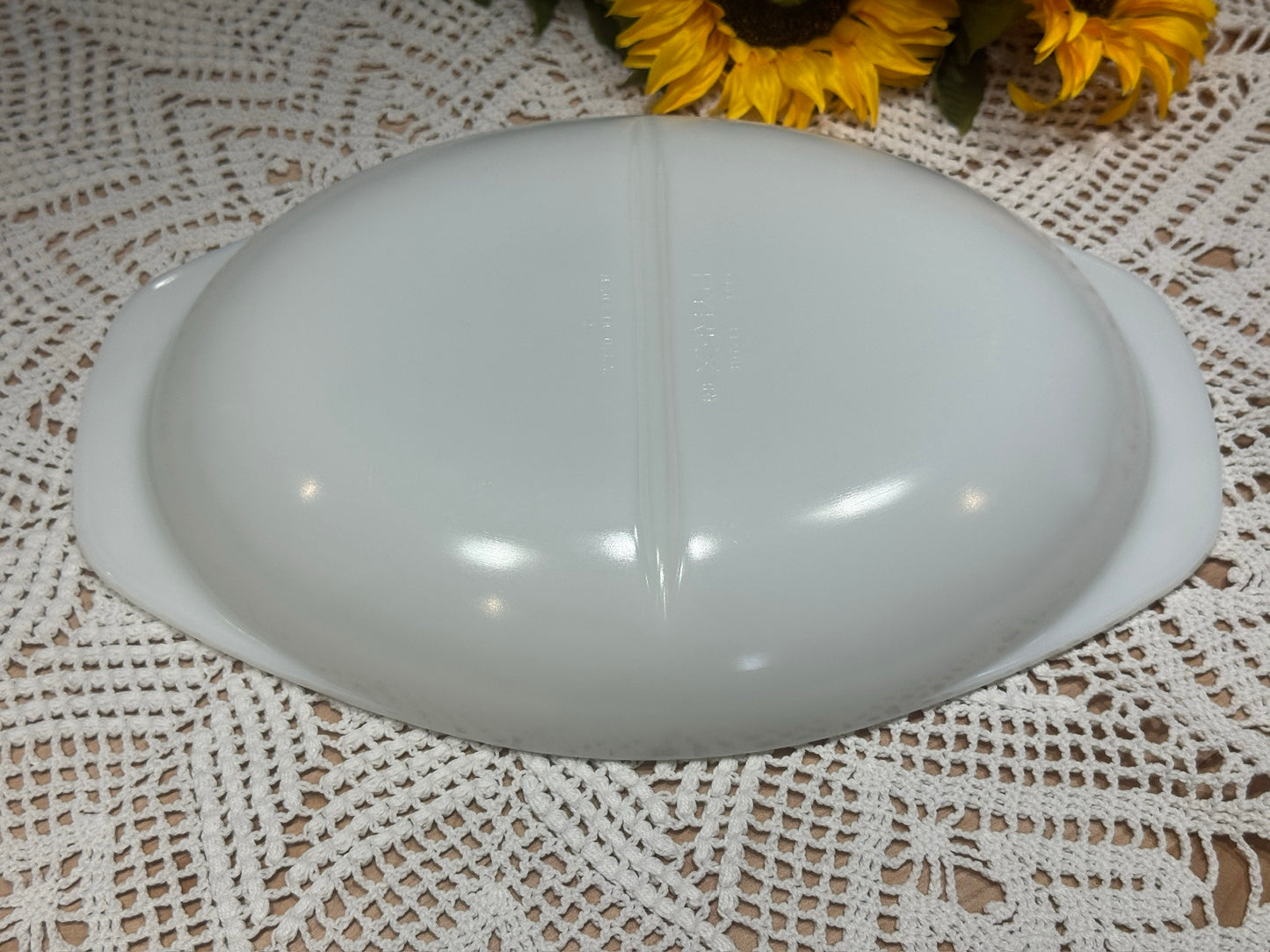 PYREX 1063 1 1/2 QT Opal Milk Glass Divided Casserole Dish