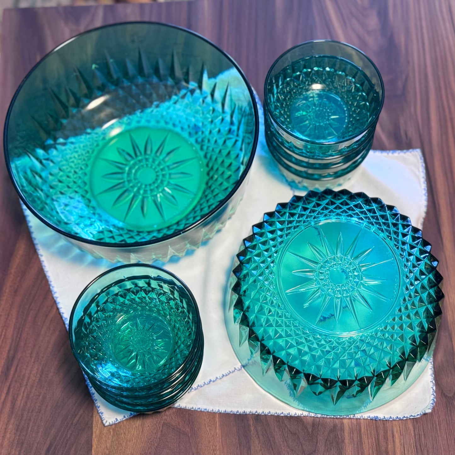 Arcoroc Emerald Green Serving Bowl Set