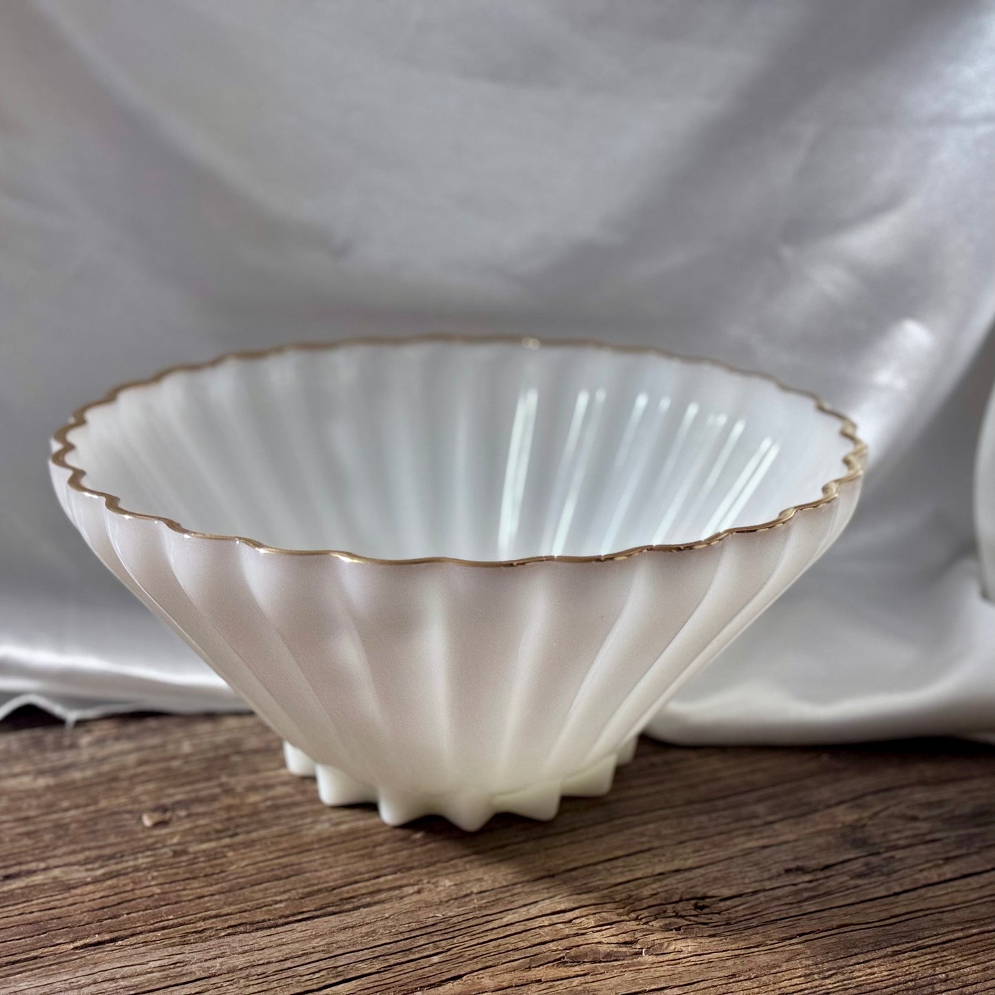 Large Anchor Hocking Milk Glass Serving Bowl