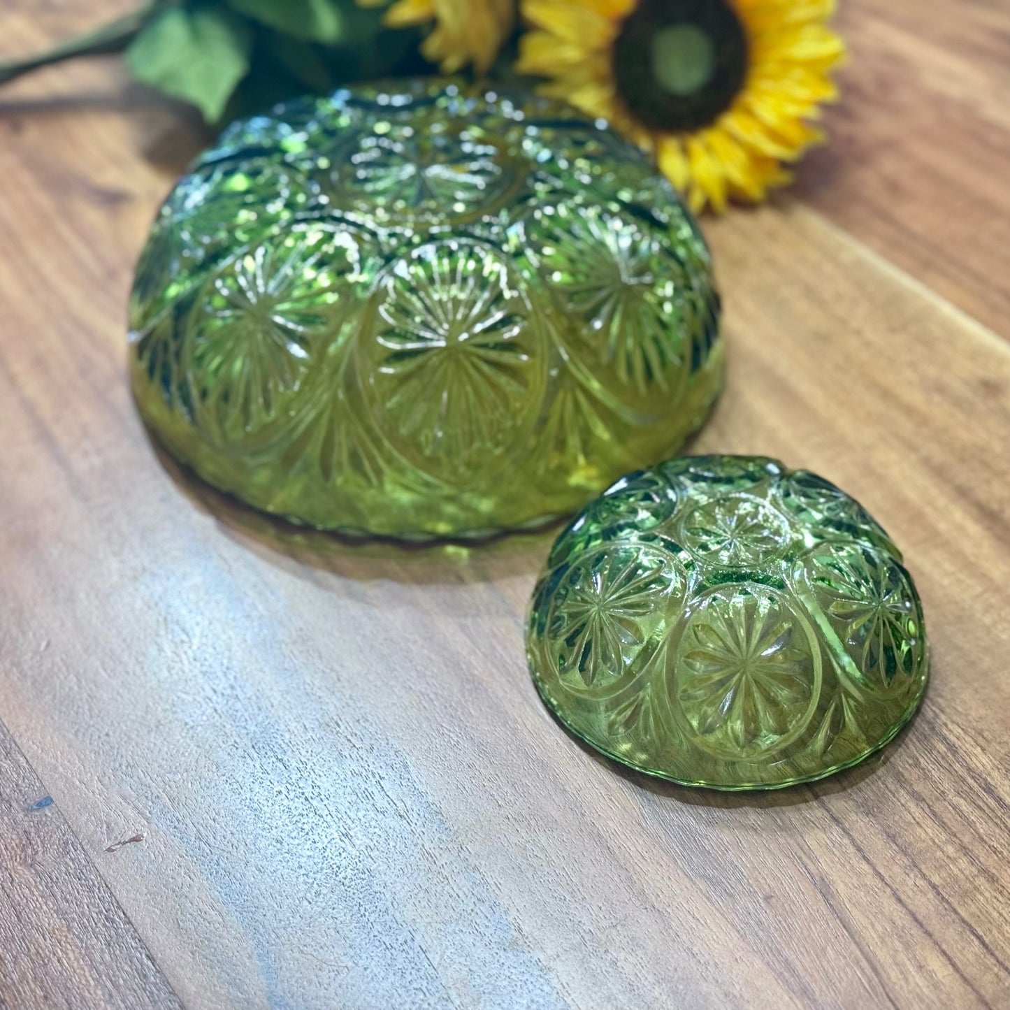 Anchor Hocking Green Starburst Medallion Serving Bowl/Chip & Dip Set