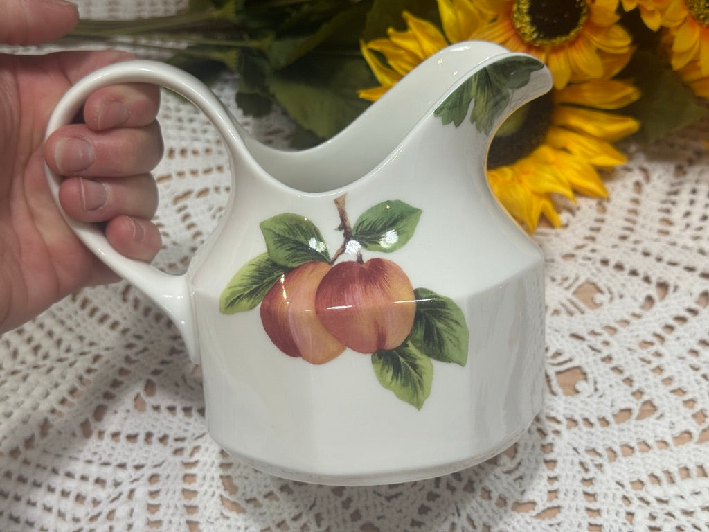 Royal Doulton 'Vintage Grape' Gravy Boat Set