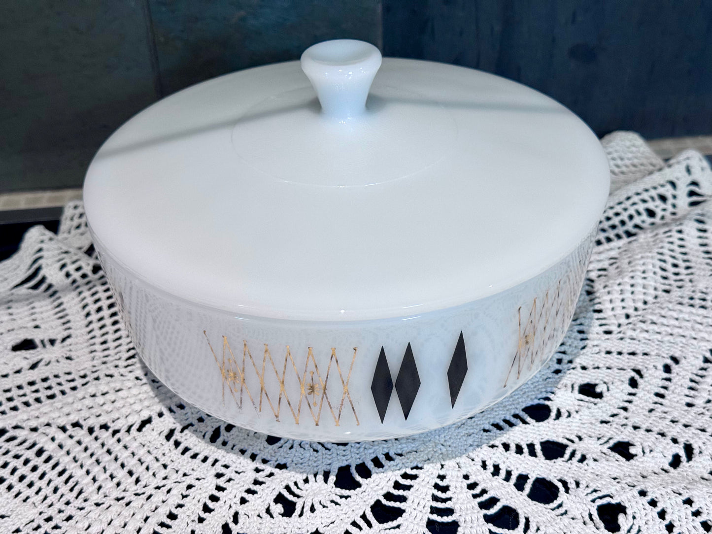 Federal Glass 3 1/2 QT 'Harlequin' Pattern Casserole Dish