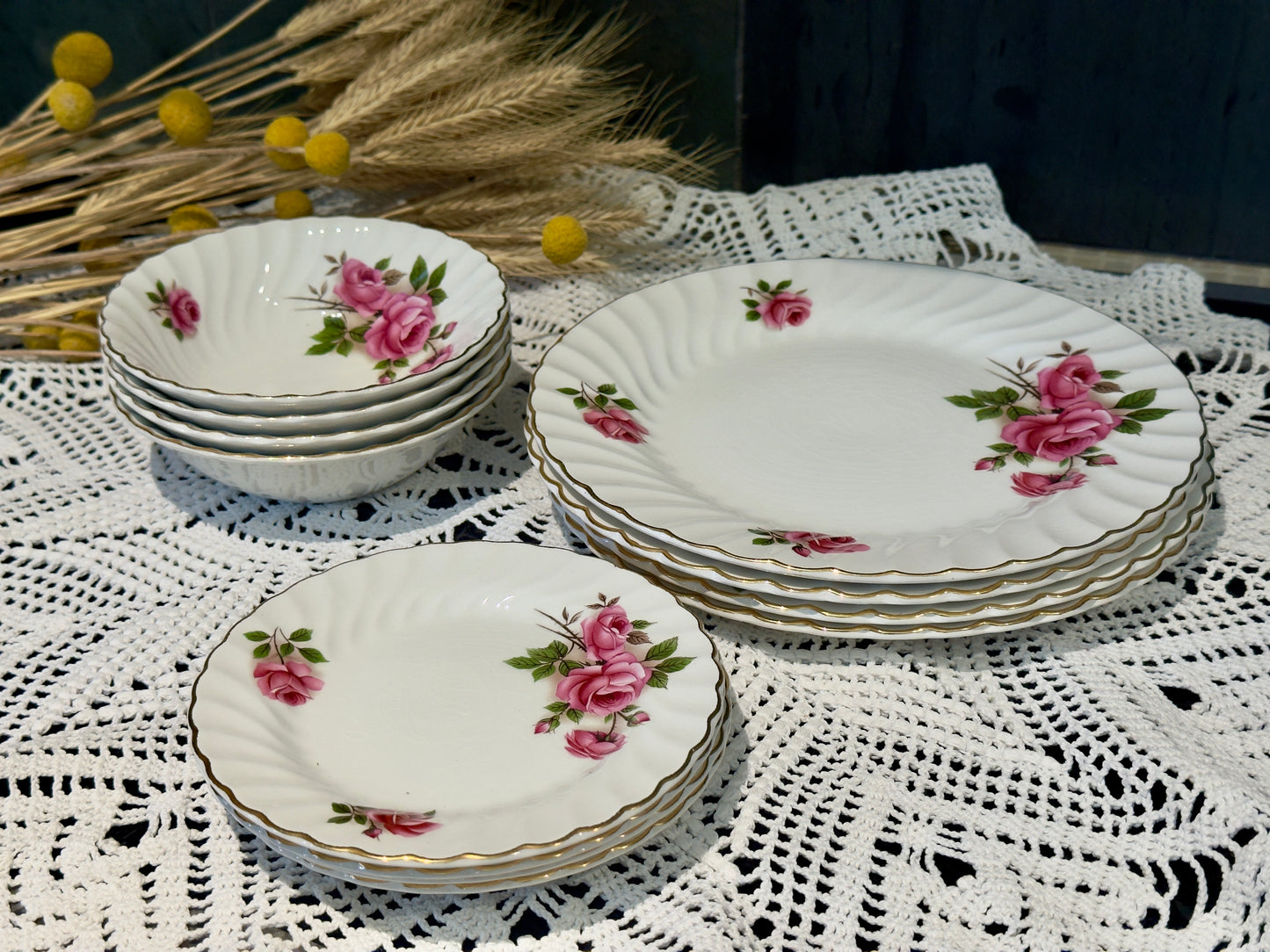 Johnson Brothers LYNMERE Dish Set