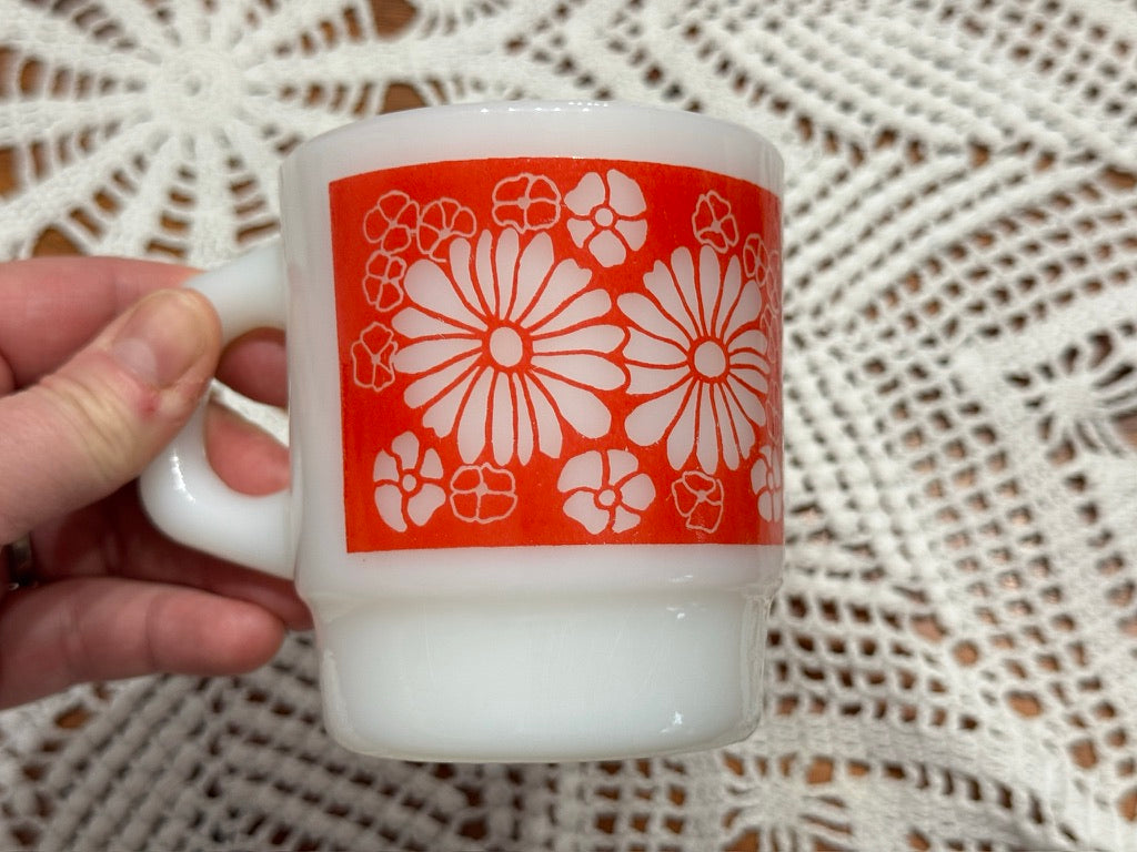 Anchor Hocking Red/White Daisy Milk Glass Mug