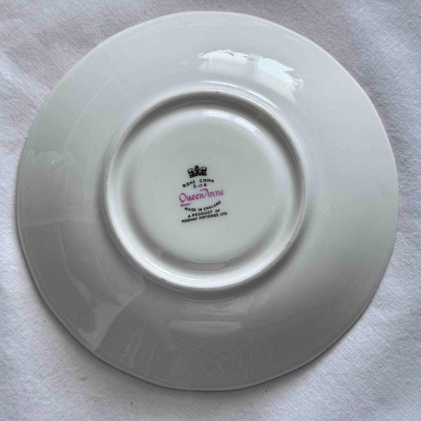 Queen Anne N 8539 Tea Cup and Saucer