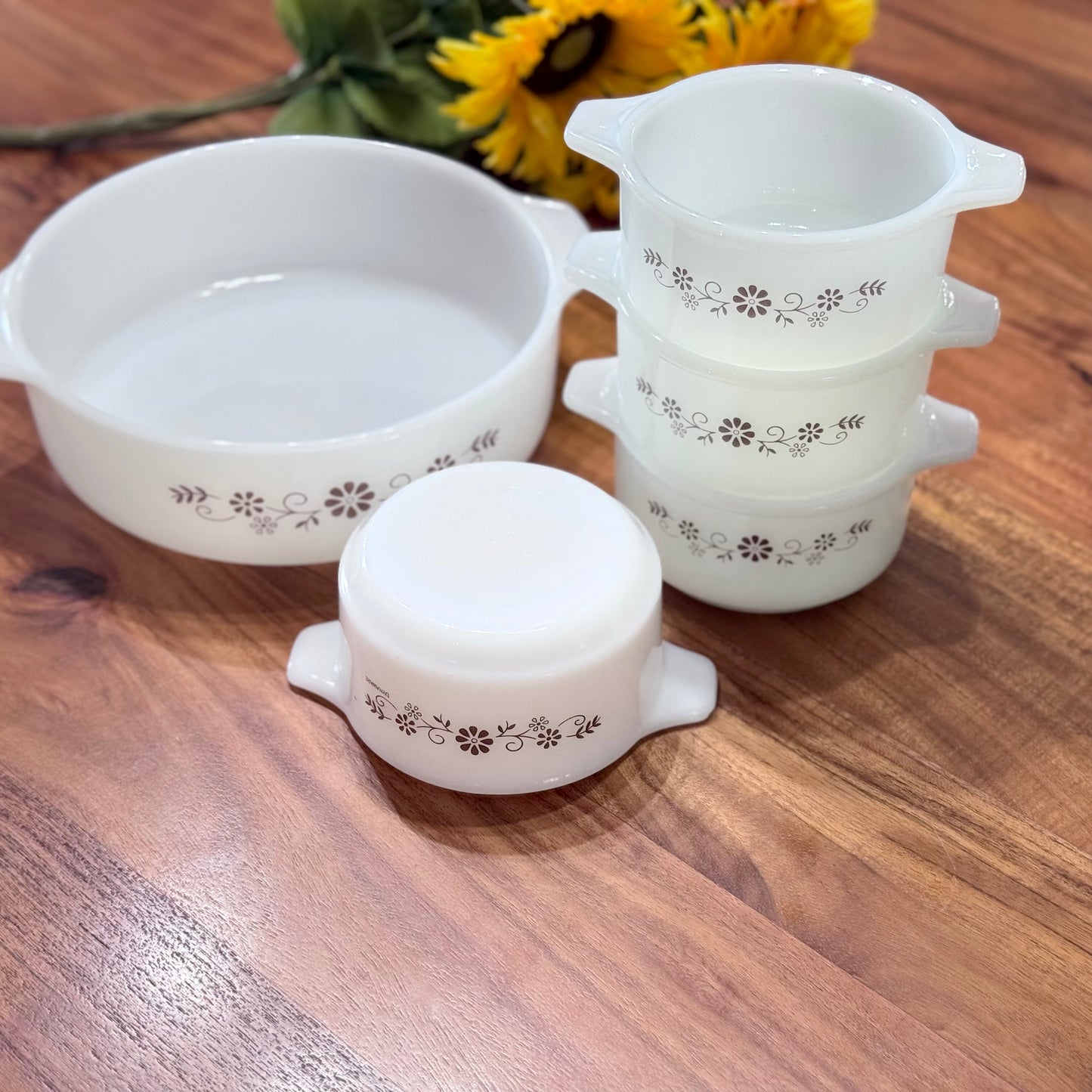 Dynaware PYR-O-REY 'Brown Daisy' Milk Glass Chili/Soup Bowls