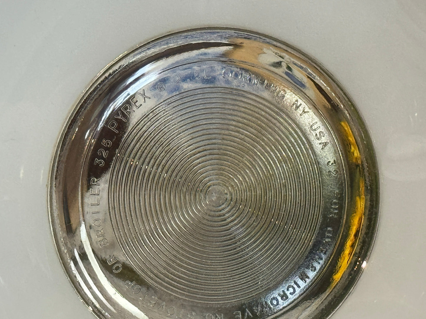PYREX 325 White Frosted Clear Glass Mixing Bowl