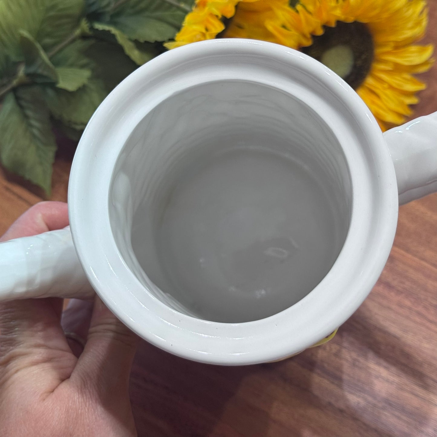 Farmhouse White Basketweave Fruit Teapot