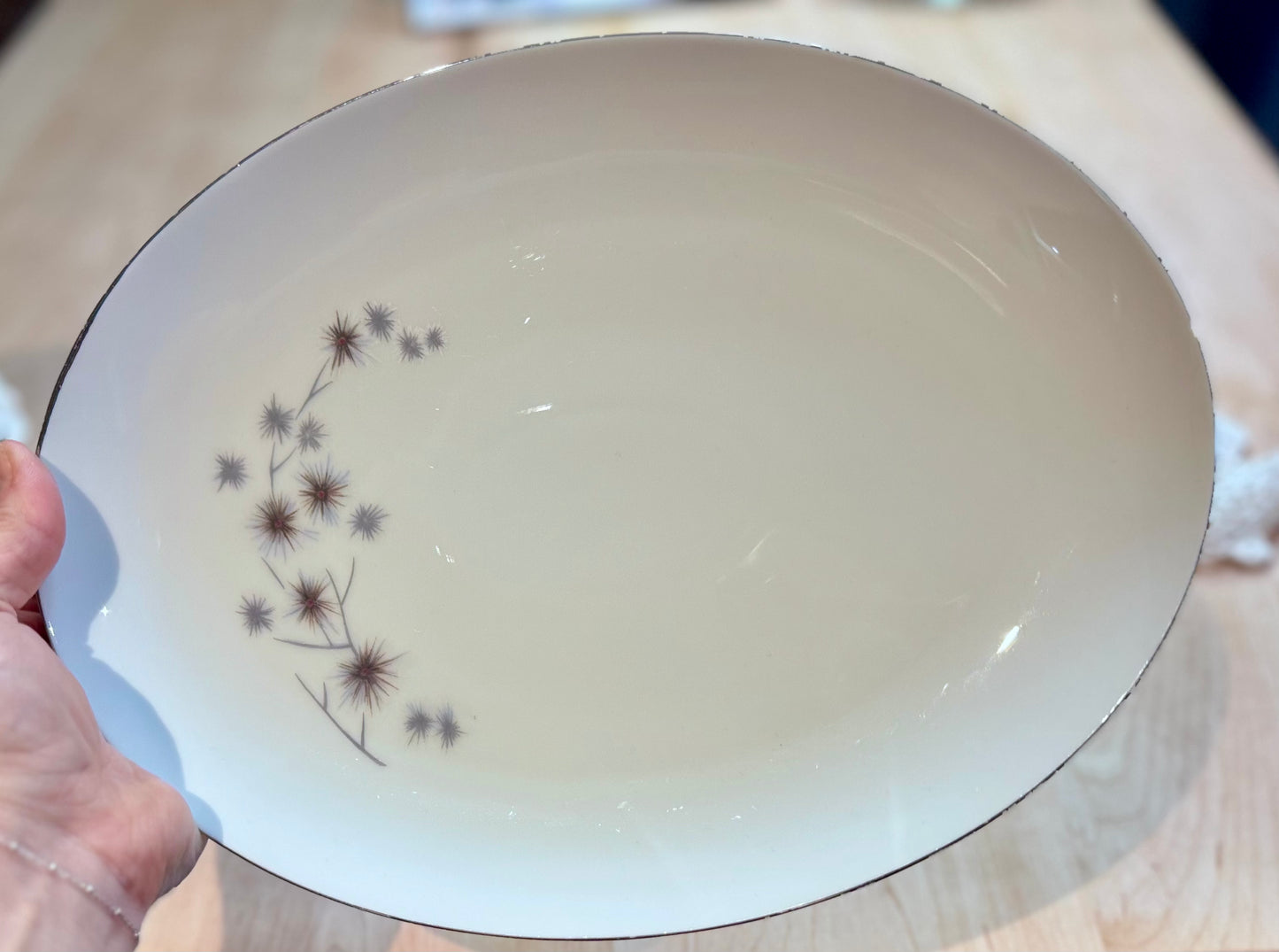 Creative 'Starburst' Pattern Salad/Dessert Plates & Platter