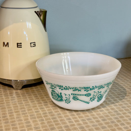 Federal Glass 'American Homestead/Scandinavian Kitchen' 8" Mixing Bowl