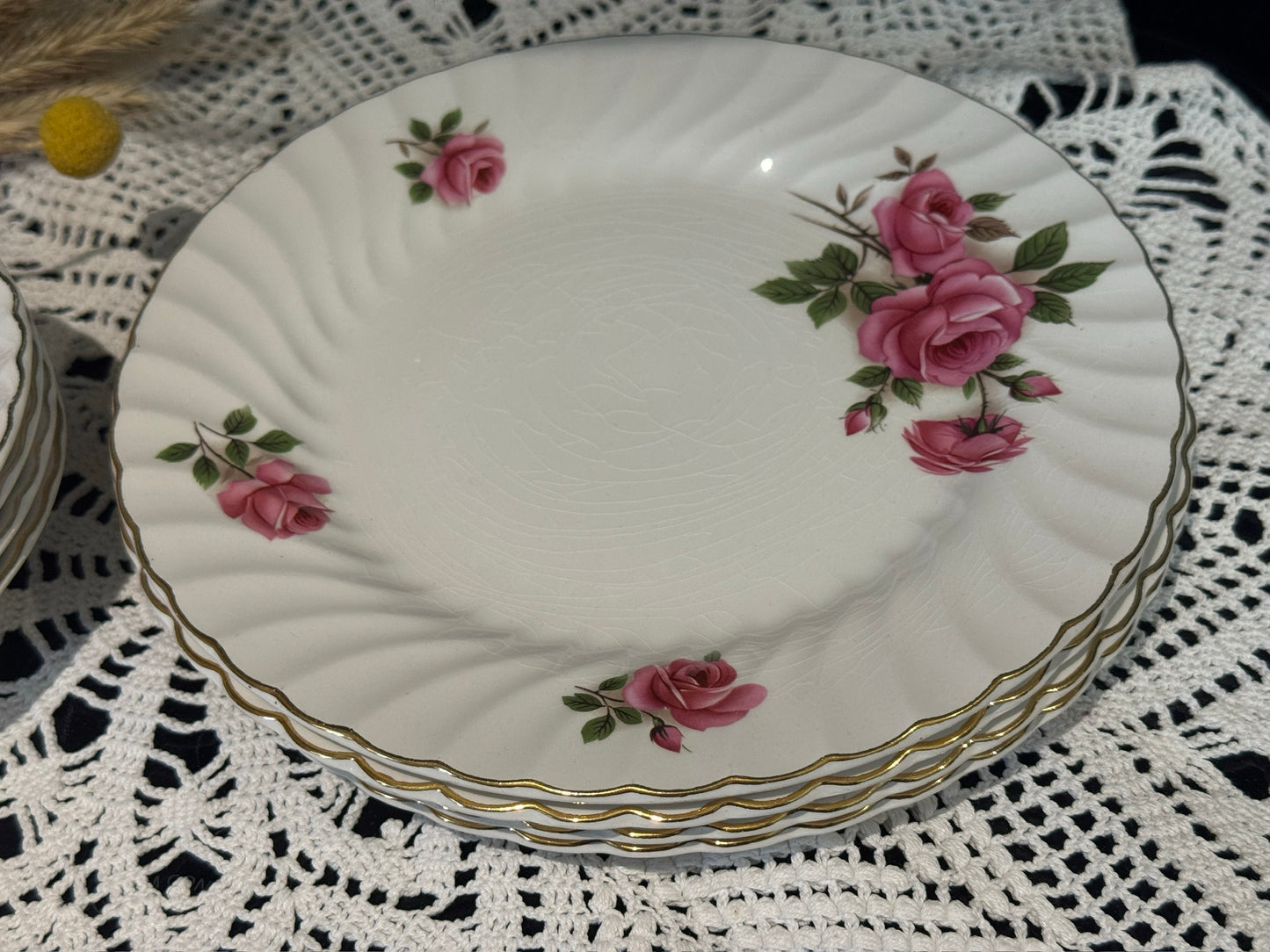 Johnson Brothers LYNMERE Dish Set
