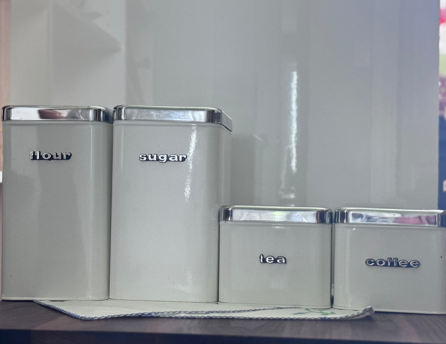The Queen Line White Canister Set
