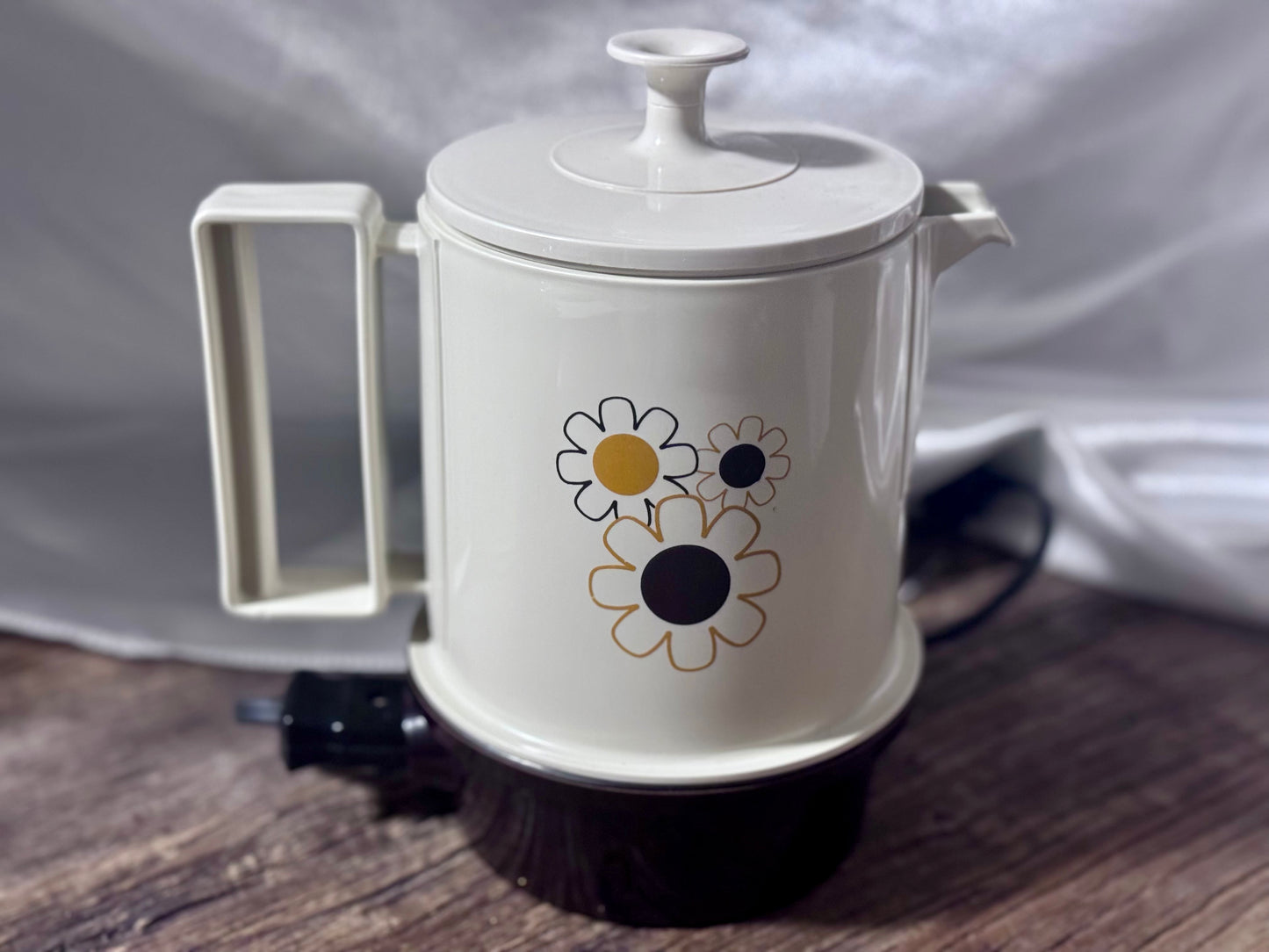 Regal Daisy Automatic Mini Electric Kettle/Hot Pot