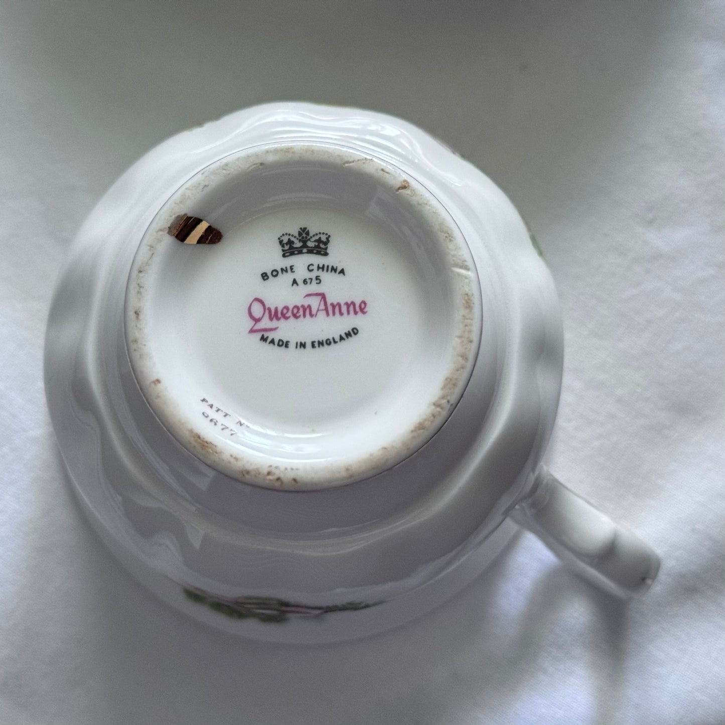 Queen Anne N 8677 TeaCup and Saucer
