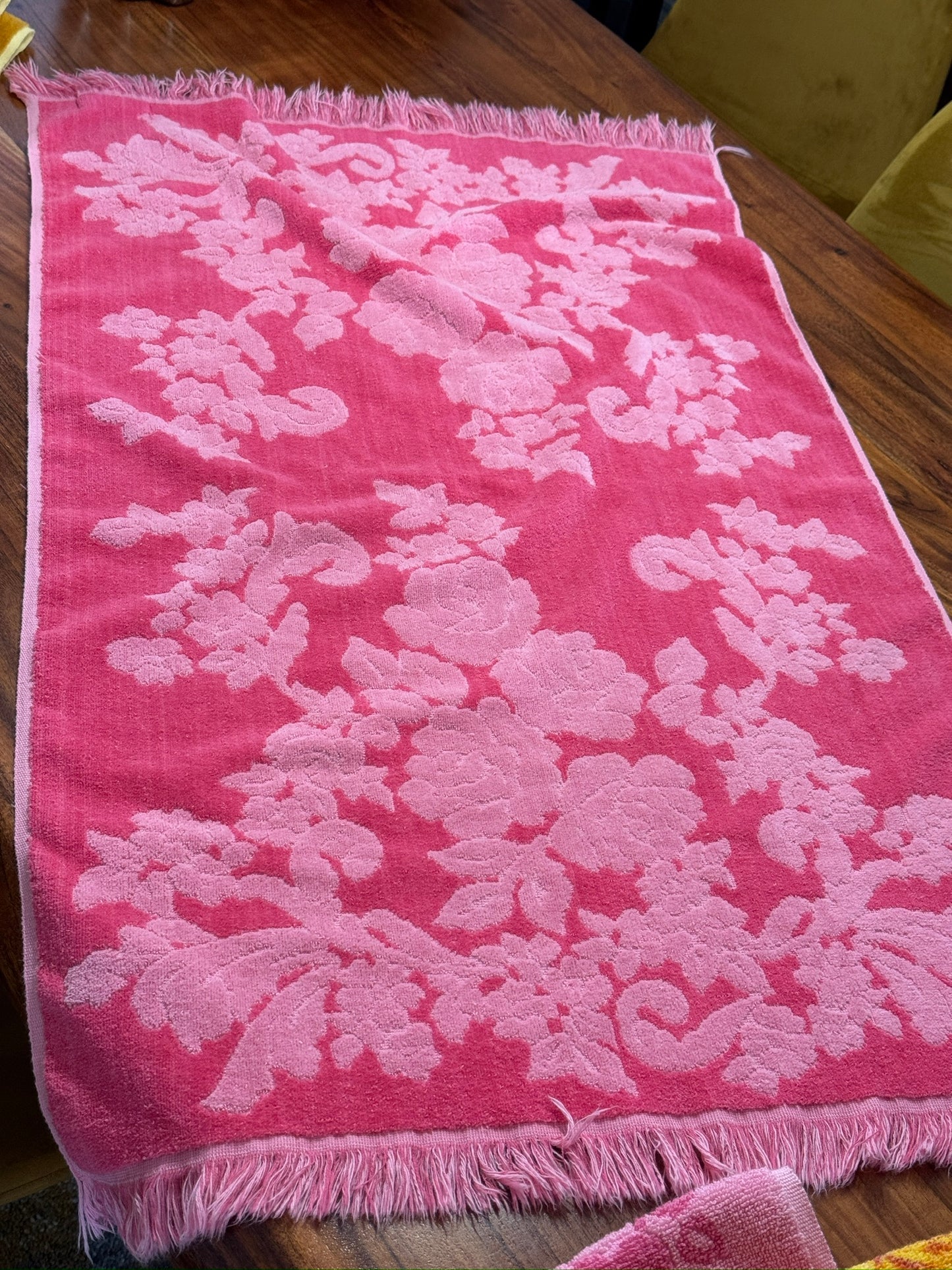Pink Floral Cannon Mills Co "Monticello" Bath Towel