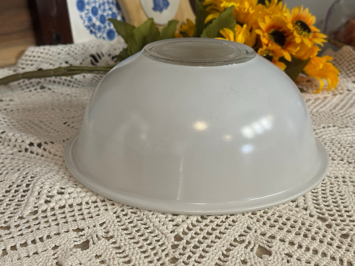 PYREX 325 White Frosted Clear Glass Mixing Bowl
