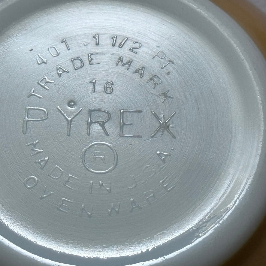 Pyrex Butterfly Gold Mixing/Nesting Bowls