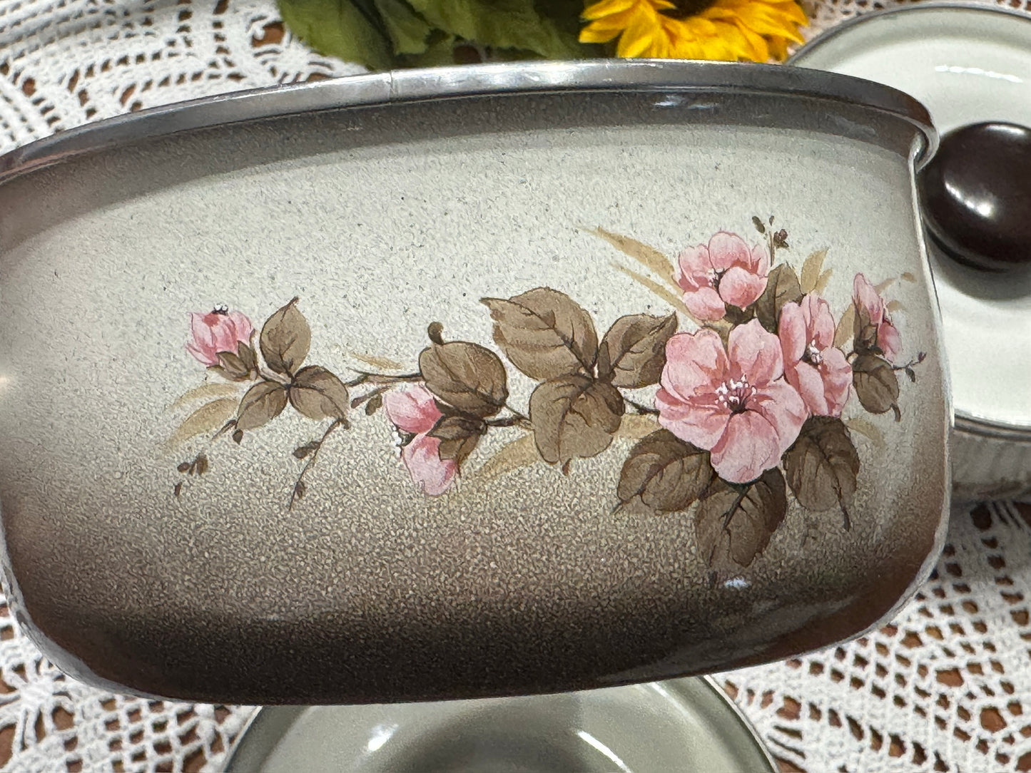 Vintage Pink Floral on Cream/Brown Enamel Saucepan Set