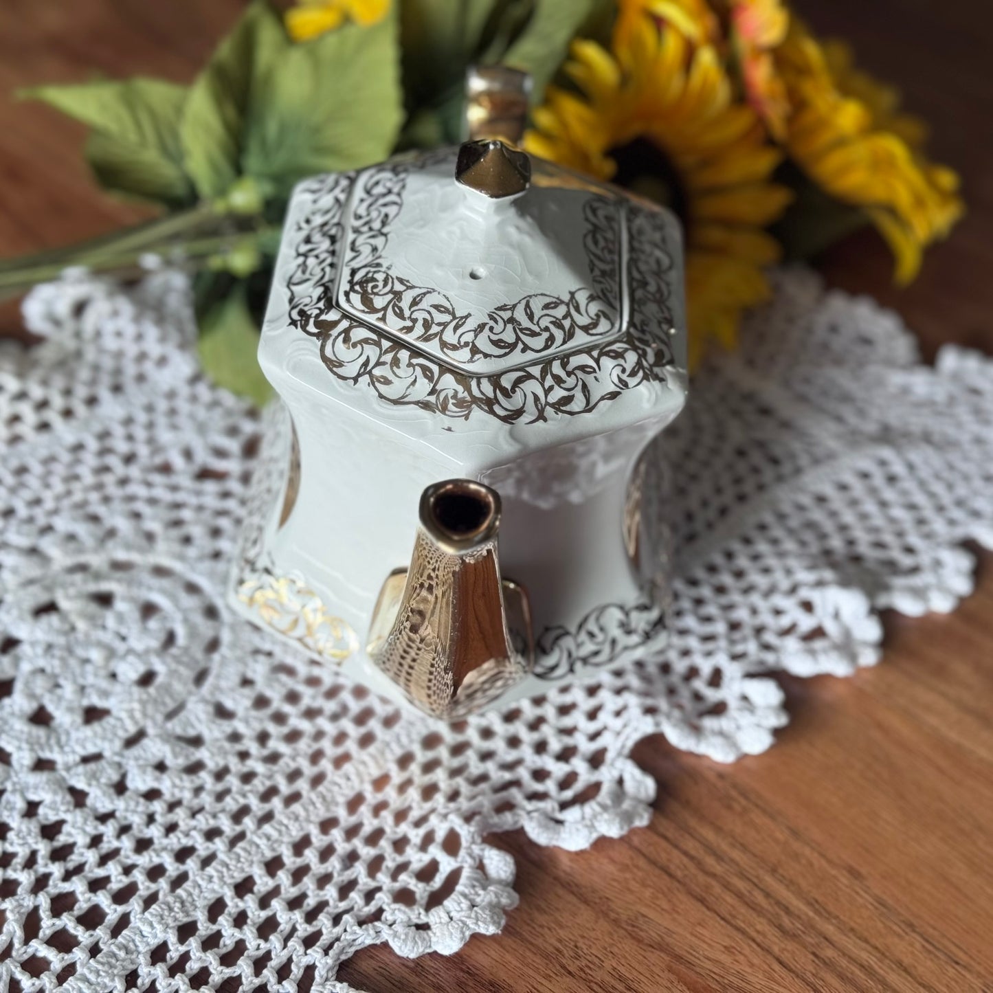 WOOD & SONS White & Gold Teapot
