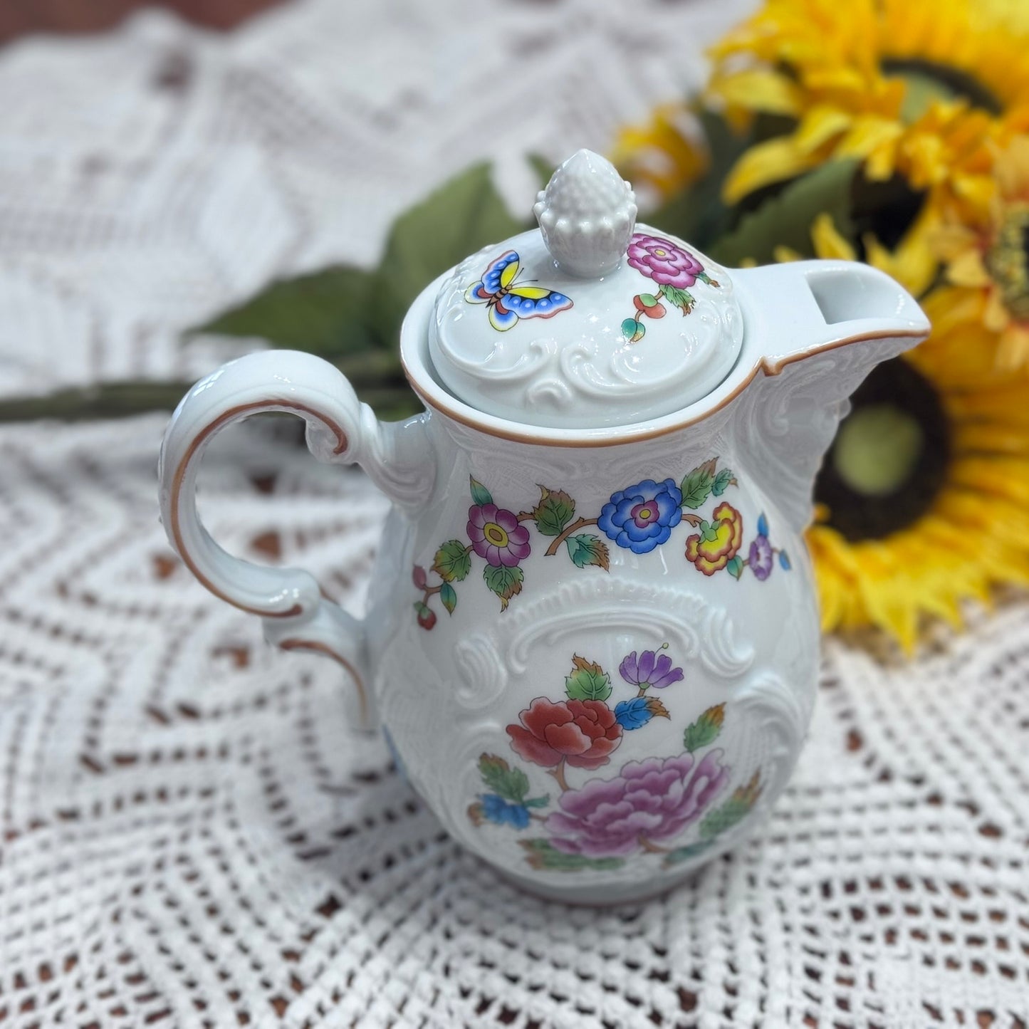Estee Lauder Chinoiserie Collection Teapot
