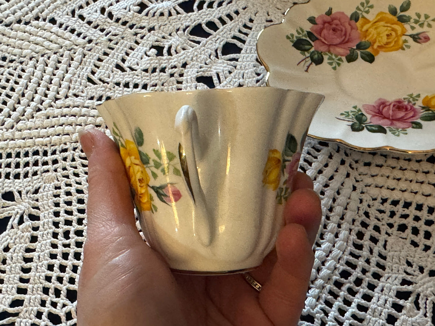 Bone China England Roses Teacup & Saucer