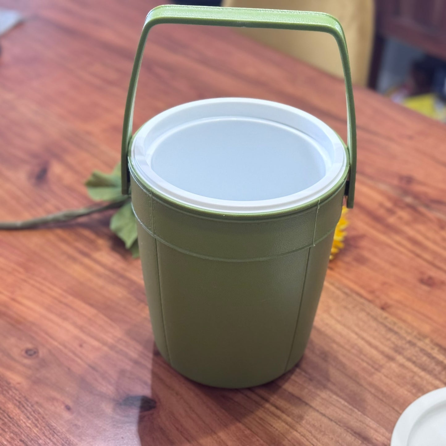 Avocado Green Vintage Rubbermaid Ice Bucket
