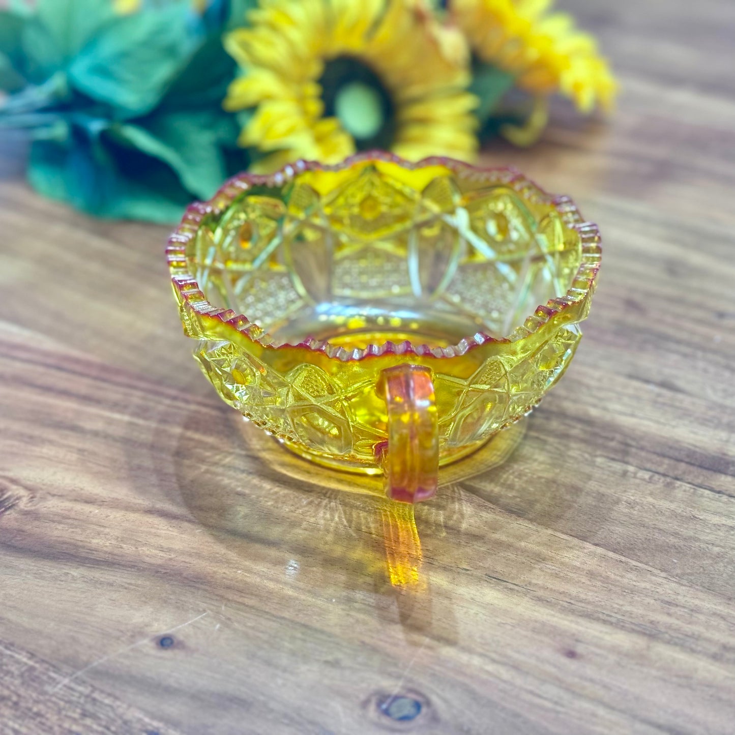 L.E. Smith Quintec Amberina Glass Handled Nappy Bowl/Candy Dish