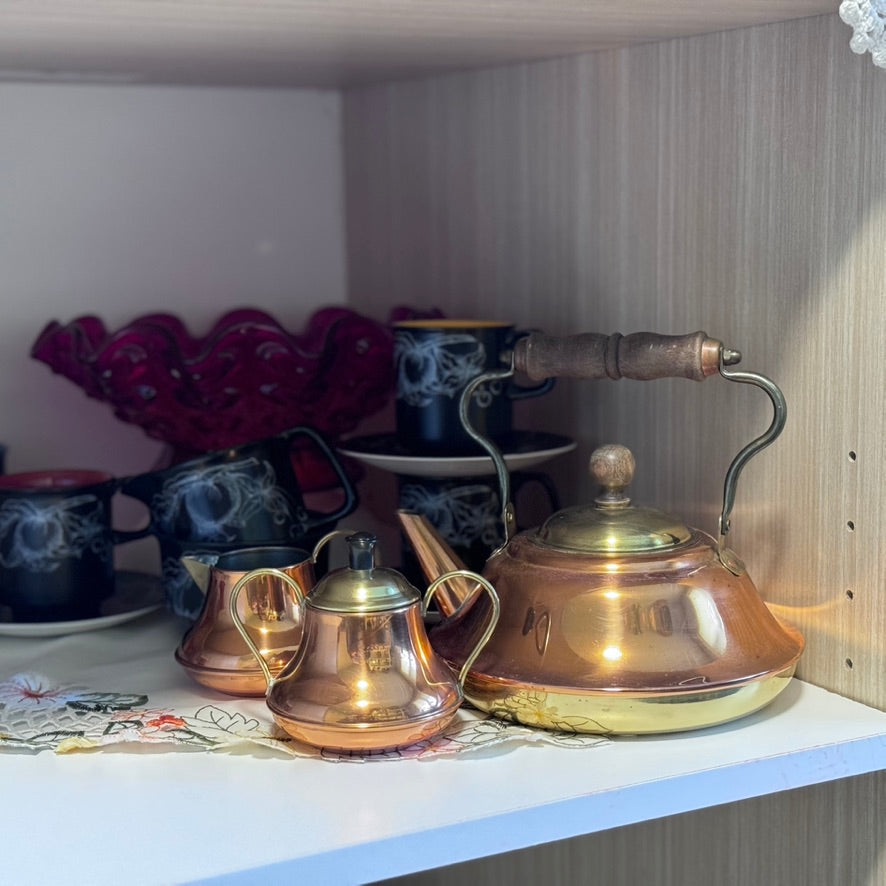 Holland Tea Pot Set