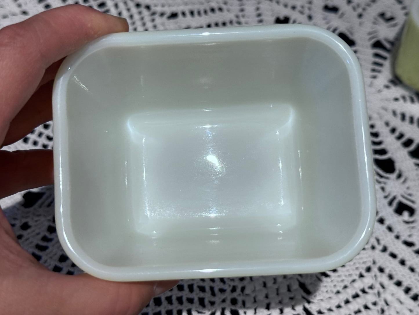 PYREX 501-B Yellow Refrigerator Dish