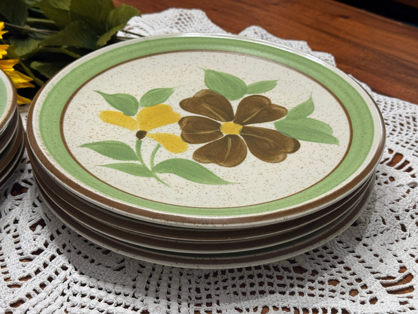 PREMIERE Canyon Kraft Garden Time Dinnerware Set