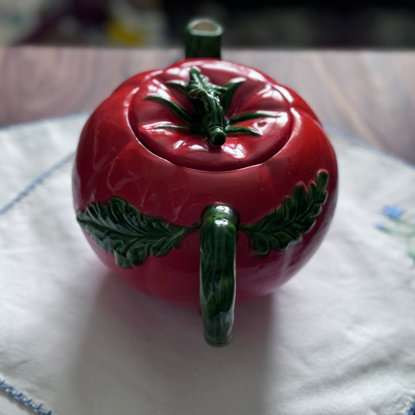 Tomato Tea Pot & Tomato Leaf Plate
