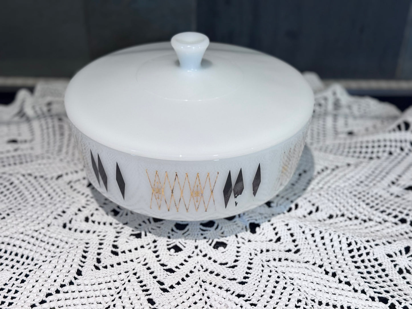 Federal Glass 3 1/2 QT 'Harlequin' Pattern Casserole Dish