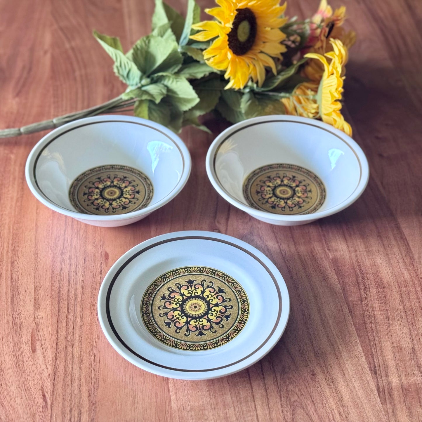 English Ironstone 'Morocco' Dinnerware