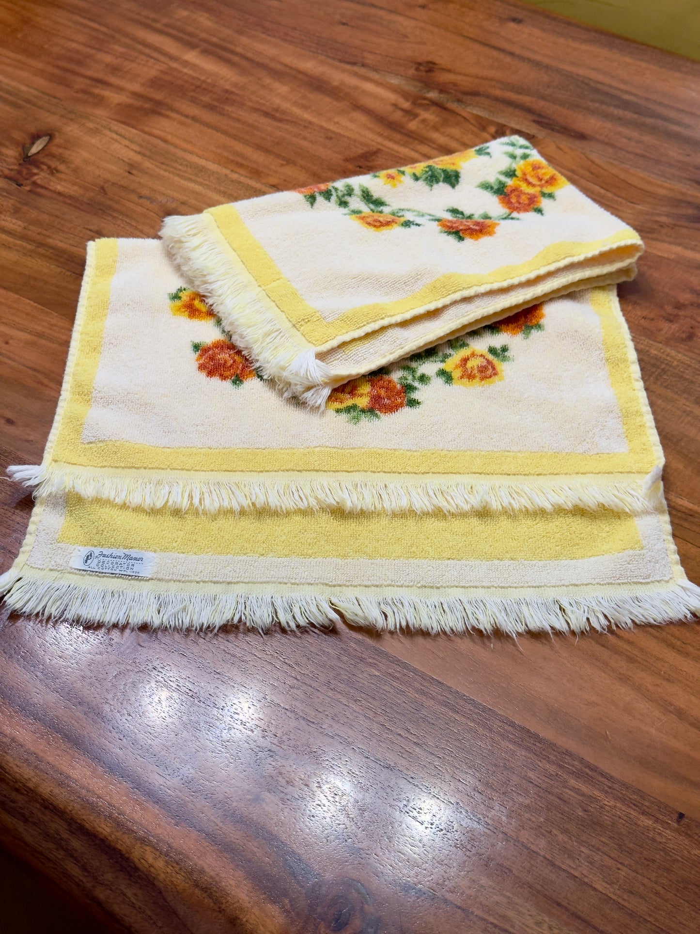 Floral Fashion Manor Decorator Collection Hand Towels