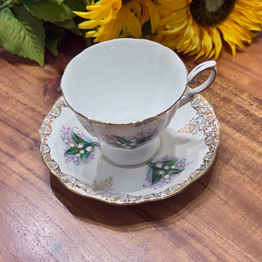 Royal Standard 'Lily of the Valley" Teacup & Saucer Set