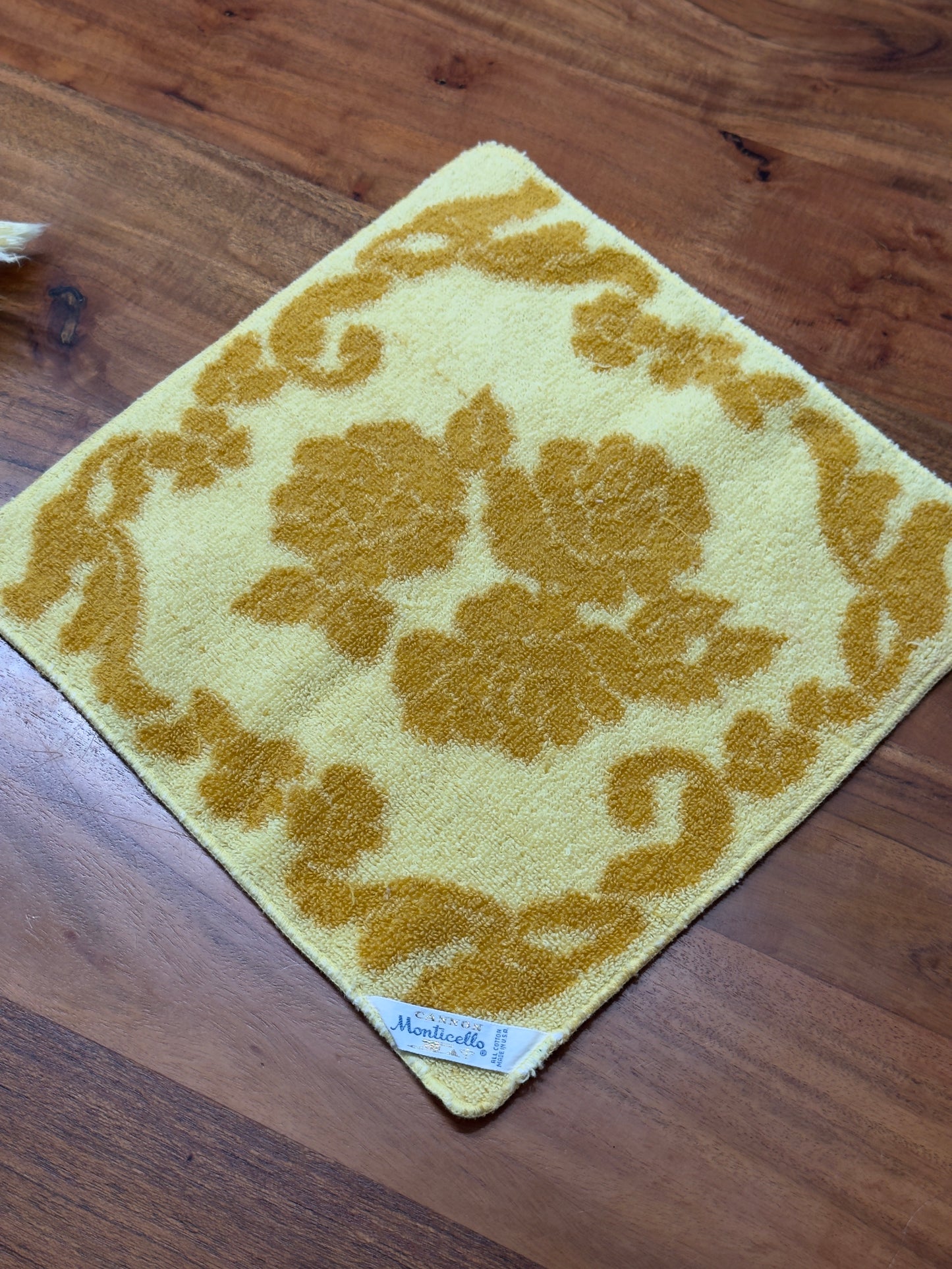 Vintage Yellow/Gold Floral Style House & Cannon Mills Bath Set