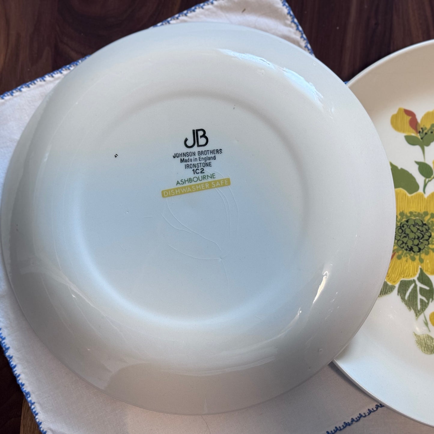 Johnson Brothers 'Ashbourne' Plates