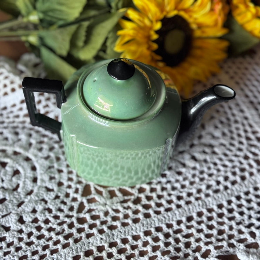 Lipton Made In Japan Green Lustreware Teapot