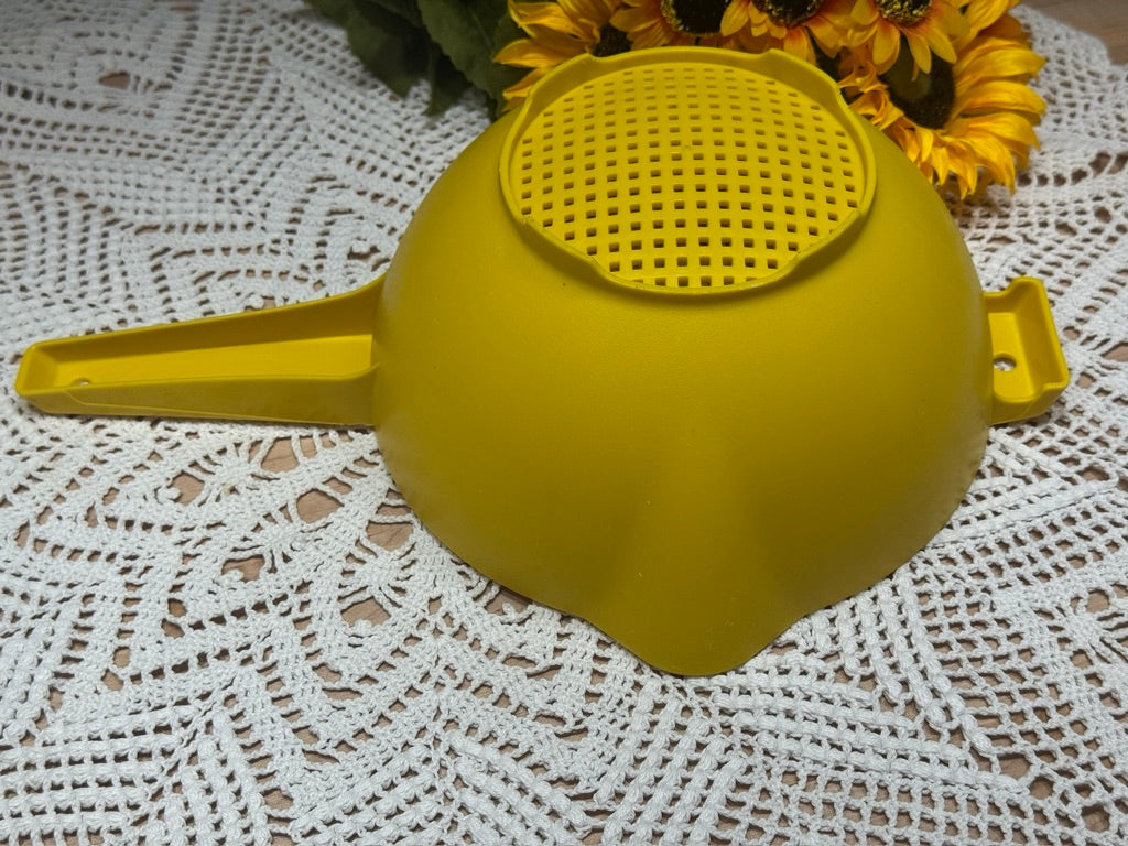 Large Yellow Tupperware 1523 Colander
