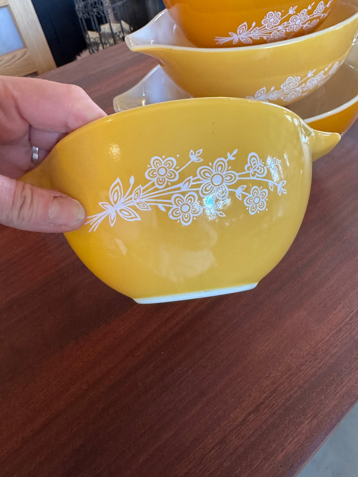 PYREX Butterfly Gold Cinderella Bowl Set