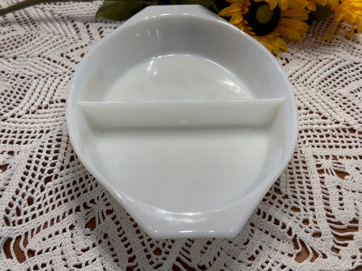 PYREX Town & Country Divided Serving Dish