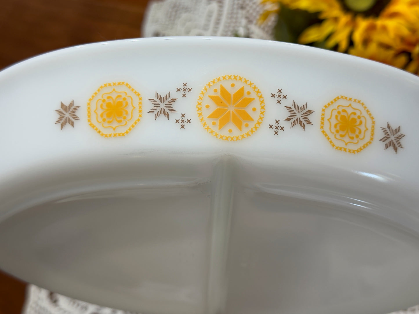 PYREX Town & Country Divided Serving Dish