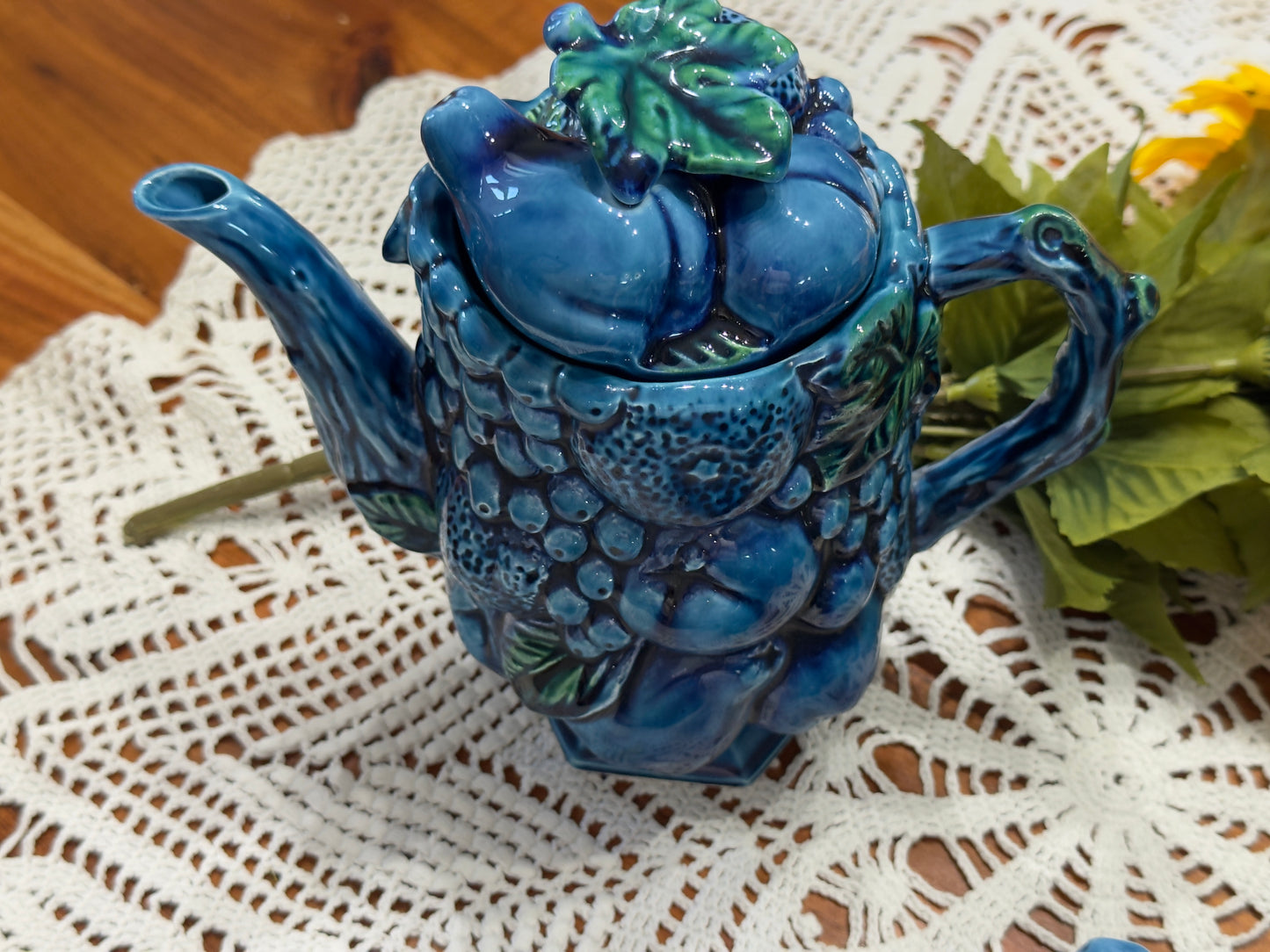 Inarco 'Mood Indigo' Ceramic Blue Fruit Pattern Tea/Coffee Set
