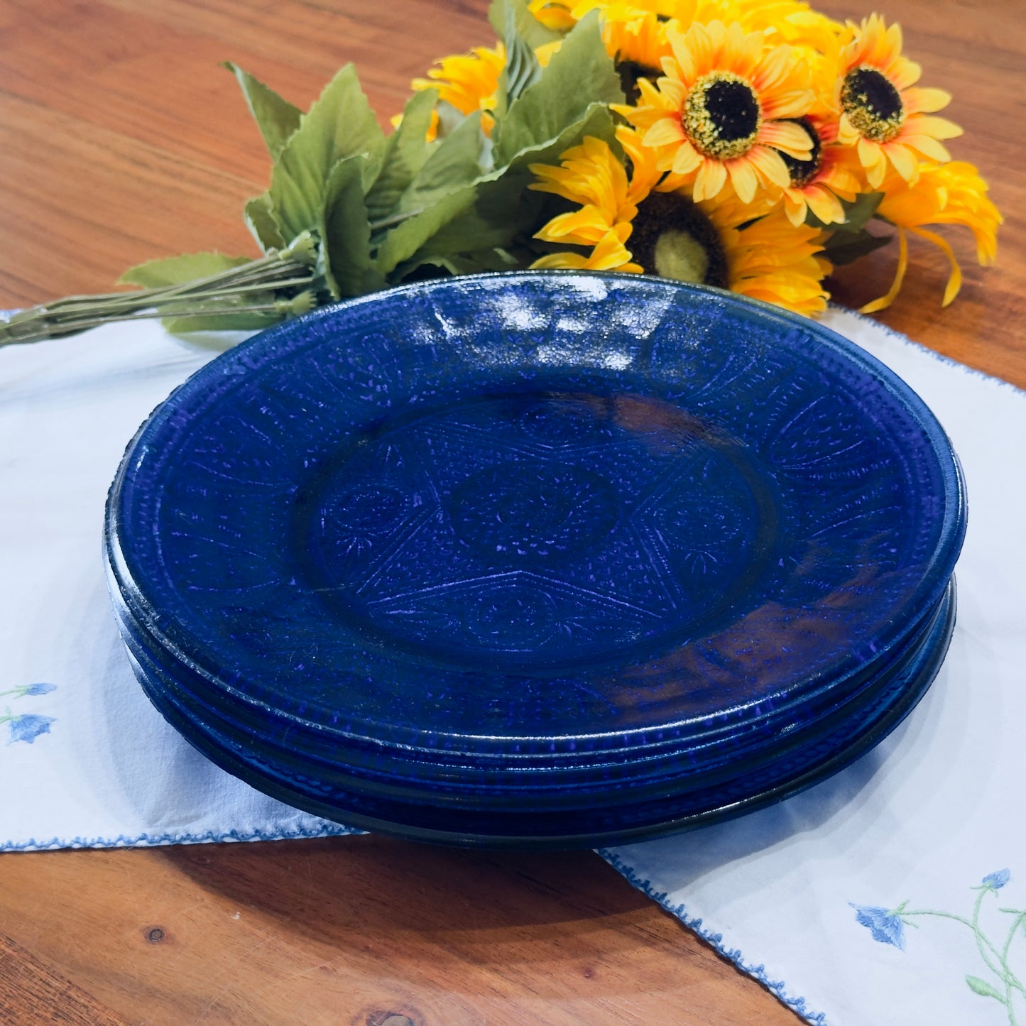Cristal d'Arques Sapphire Blue Dinner Plates