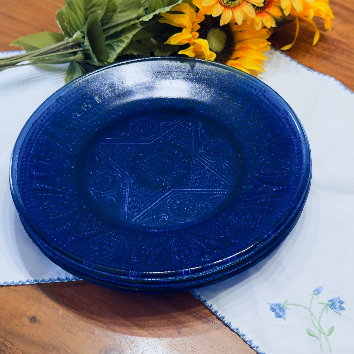 Cristal d'Arques Sapphire Blue Dinner Plates