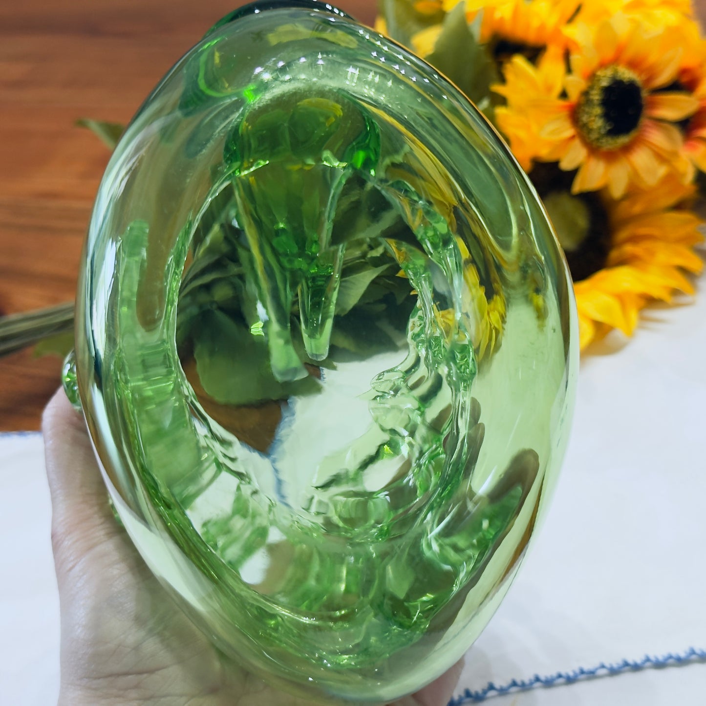 Green Art Glass Swan