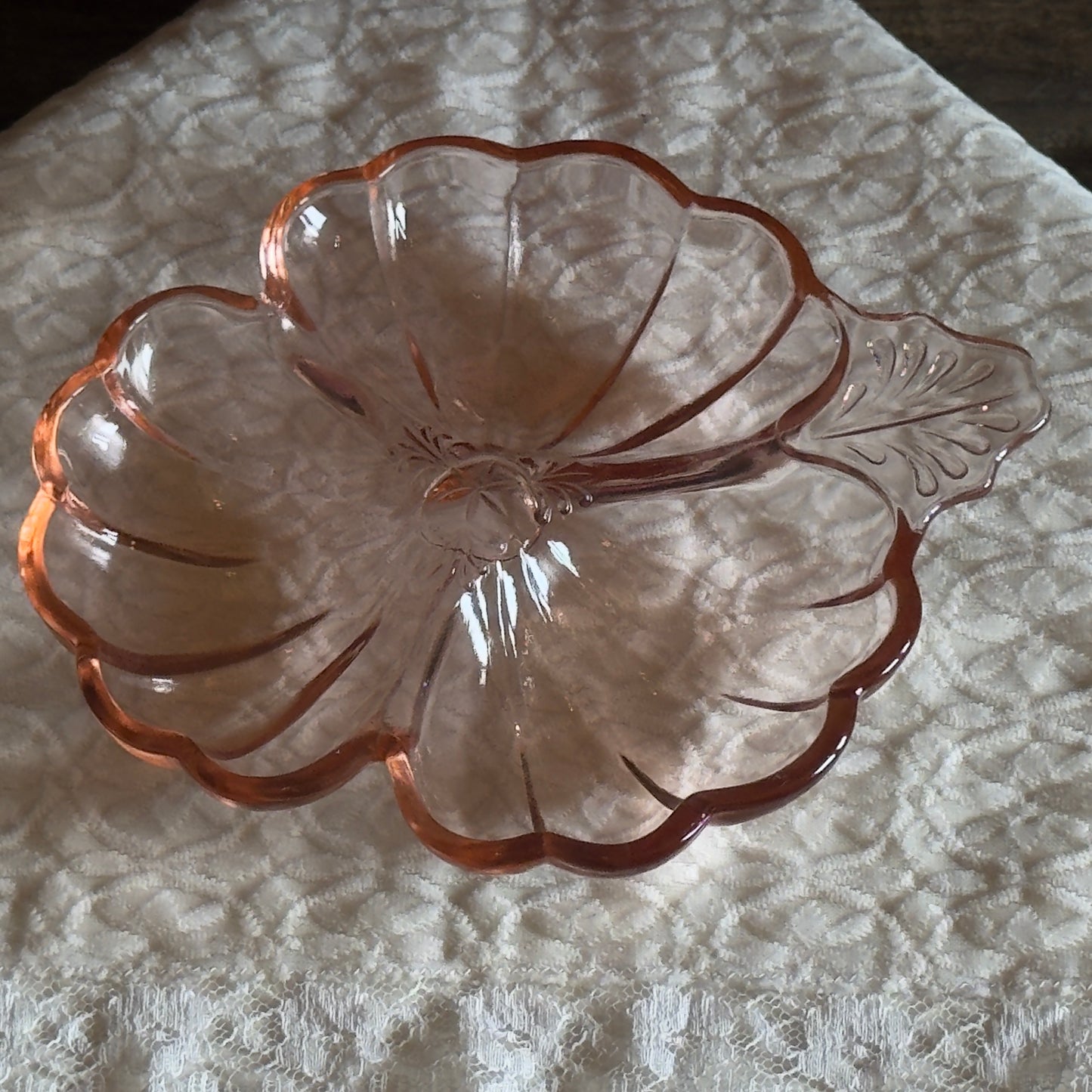 Vintage 1930/40's Jeannette 'Doric Clover' Pink Depression Glass Divided Nut/Candy Dish