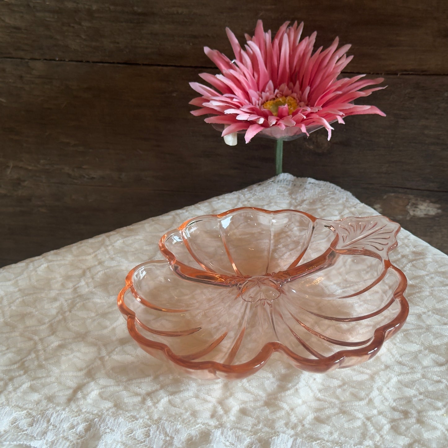 Vintage 1930/40's Jeannette 'Doric Clover' Pink Depression Glass Divided Nut/Candy Dish